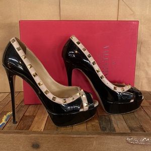 Valentino Rockstud black patent leather peep-toe platform stilettos / heels, 38